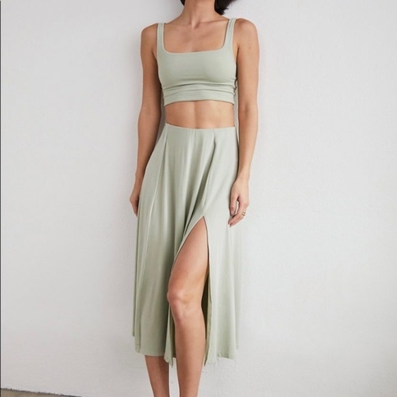 Wilfred Dresses & Skirts - WILFRED Sage Skirt